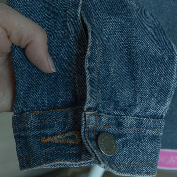 Vintage 90s Oversized Jean Jacket Long Slouchy Faded Blue Denim Trucker jacket - Picture 8 of 10